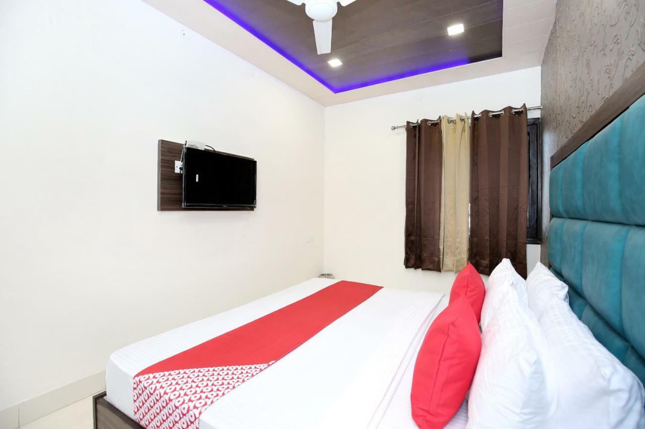 Oyo 12354 Hotel Sangreela Amritsar Exterior foto